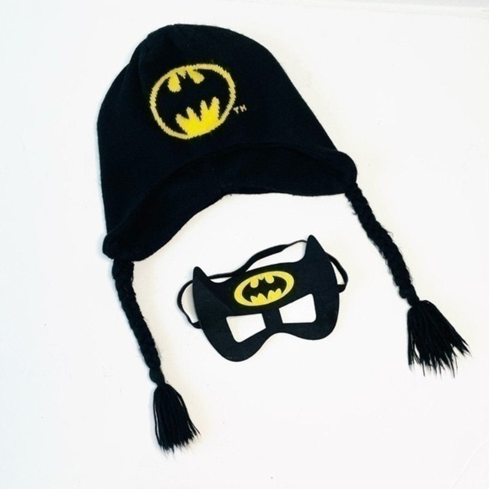 Batman Toddler Winter Hat One Size and a Batman Costume Mask